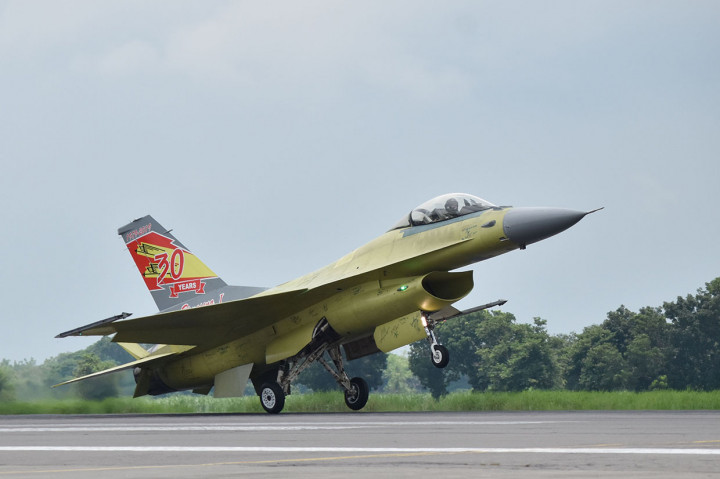 Selesai Upgrade, Pesawat Tempur F-16 Jalani Test Flight