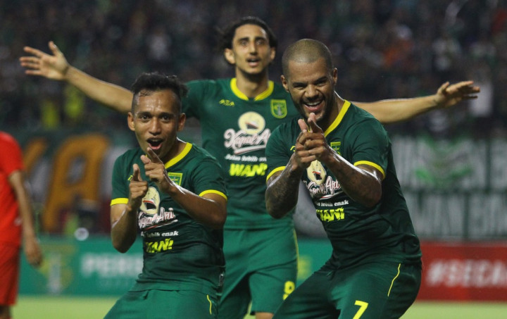 Diwarnai 6 Gol dan 2 Kartu Merah, Persebaya Libas Arema