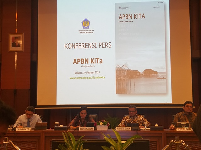 Menteri Keuangan Sri Mulyani  (tengah) dalam konferensi pers APBN Kita - - Foto: Medcom/ Eko Nordiansyah