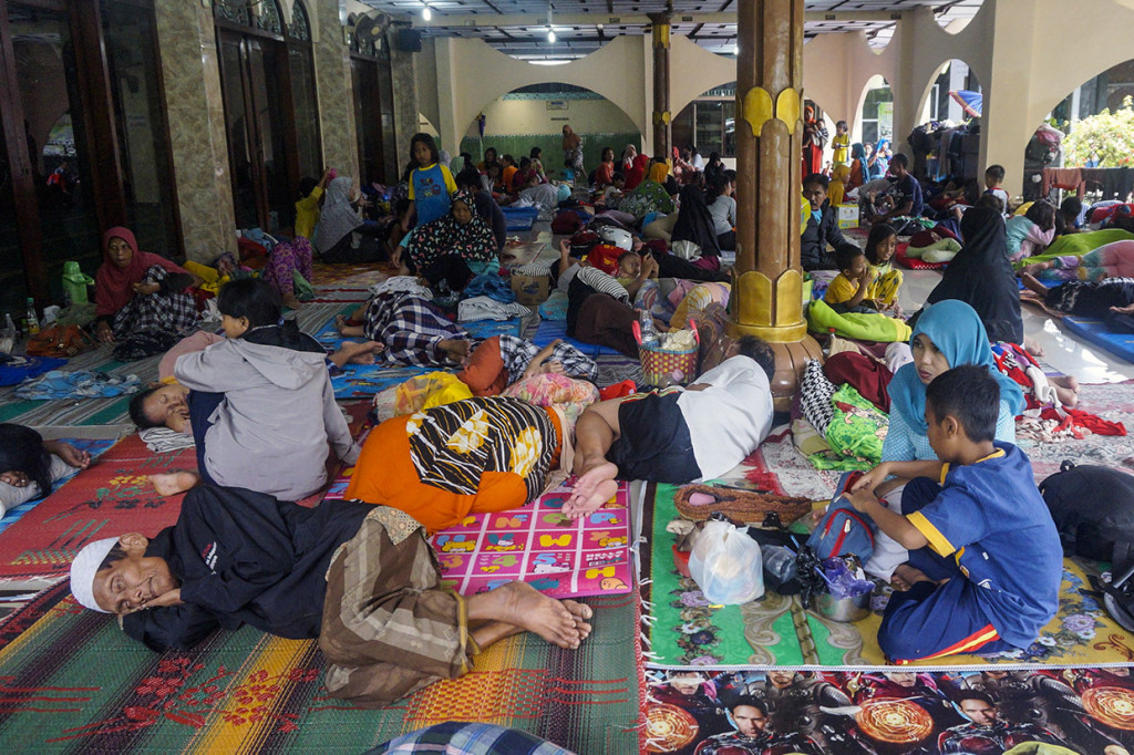 download video tentang banjir 1 347 Korban Banjir Pekalongan Tersebar di 11 Tempat download video tentang banjir 1 347 Korban Banjir Pekalongan Tersebar di 11 Tempat