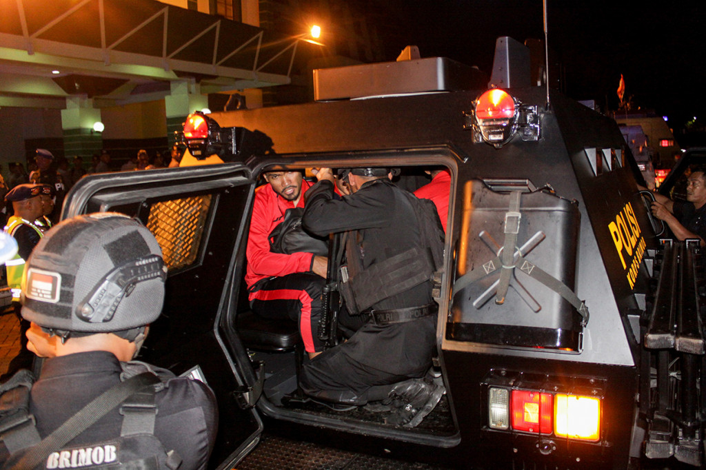Pemain Persija Tinggalkan Stadion Naik Barracuda