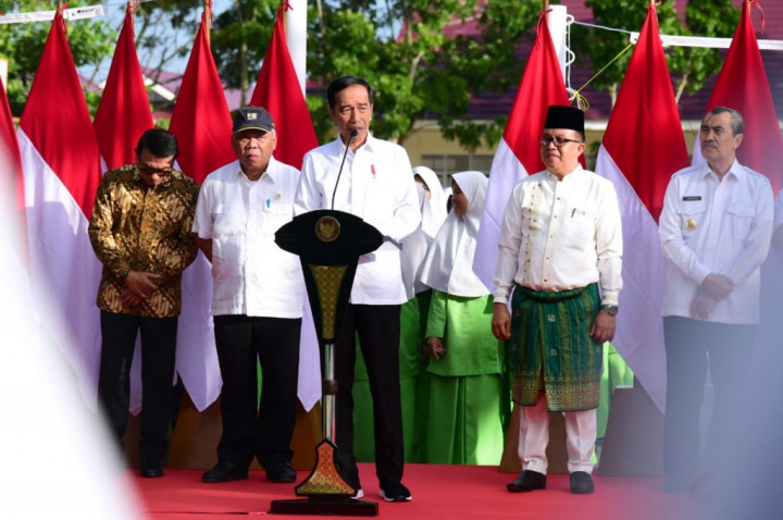 Jokowi Inaugurates Public Islamic Junior High School in Pekanbaru