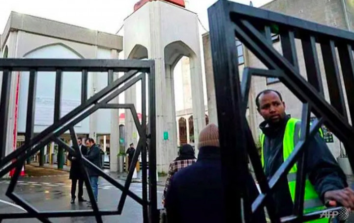 Sikap Berani Hadapi Penikaman di Masjid London, Tuai Pujian