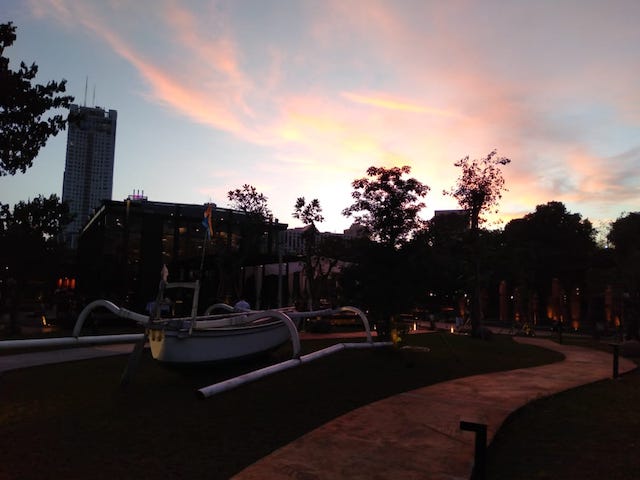 Hutan Kota Plataran, Restoran yang <i>Instagramable</i>