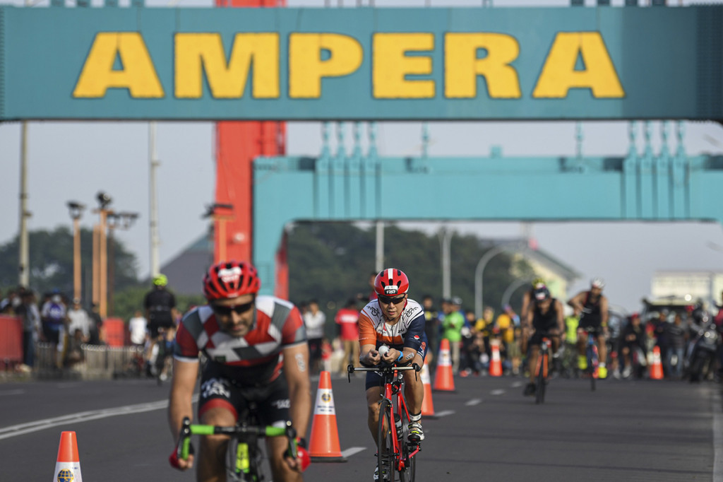 Ratusan Atlet Ramaikan Palembang Triathlon 2020