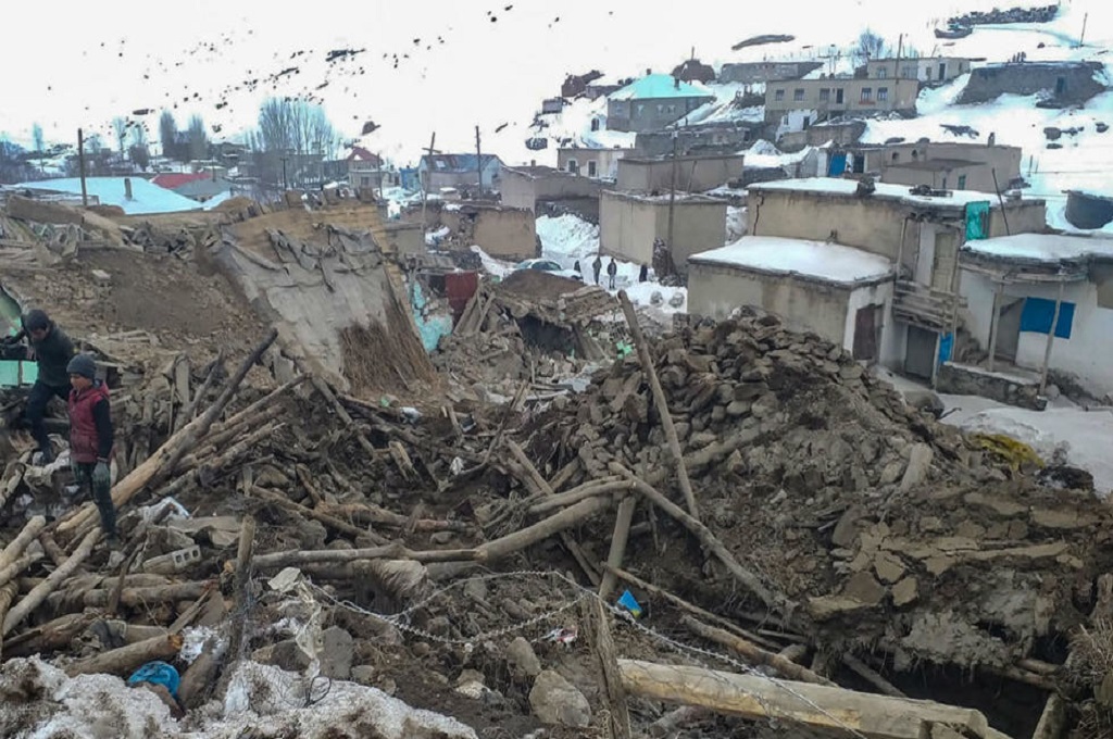 Gempa Turki-Iran Tewaskan 9 Orang, Rusak Ratusan Rumah - Medcom.id
