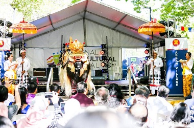 Tarian Barong Bali Dapat <i>Standing Ovation</i> di Canberra