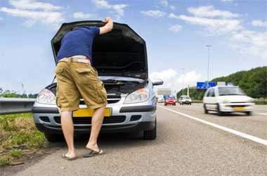 Trik Aman Berhenti Darurat di Bahu Jalan Tol