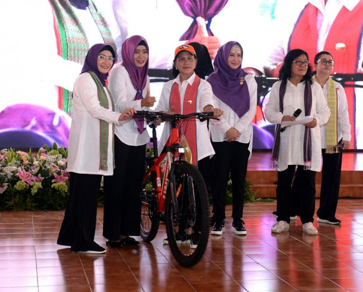 Cara Unik Iriana Jokowi Sosialisasikan Hidup Sehat