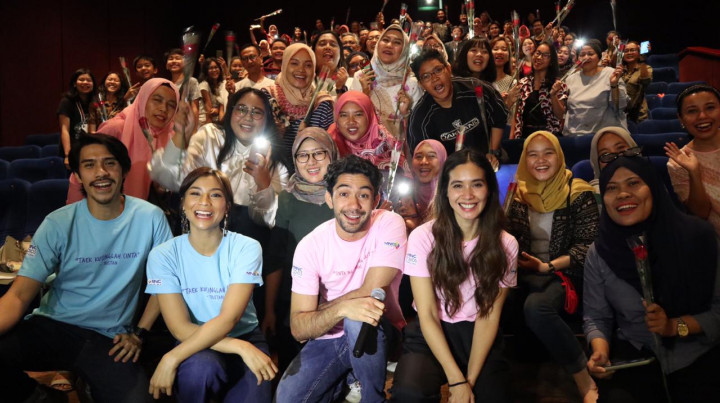 Reza Rahadian Beri Kejutan untuk Penonton Toko Barang Mantan