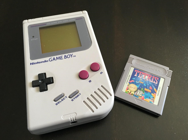 Nintendo Ganti Game Boy yang Rusak Milik Nenek 95 Tahun