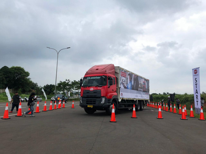 Empat Item Penting Ukur Skill Berkendara Pengemudi Truk ala UD Trucks