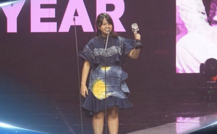 Hanin Dhiya Kalahkan Marion Jola di Kategori Top Female Singer of the Year