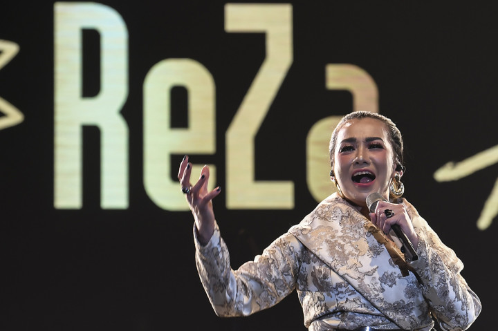 Aksi Reza Artamevia di Java Jazz Festival 2020