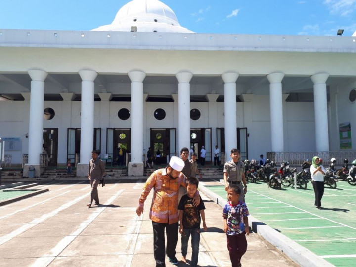 Wali Kota Bengkulu Rangkul Anak Yatim Tanpa Memandang Perbedaan