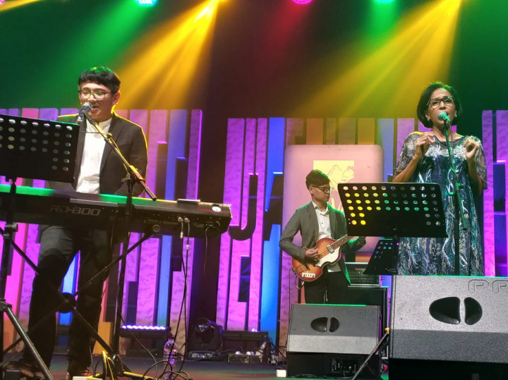 Terbuai Nostalgia Mondo Gascaro dan Rien Djamain di Java Jazz 2020
