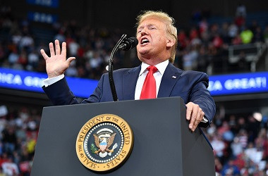 Trump Minta Warga AS Tetap Tenang Hadapi Korona