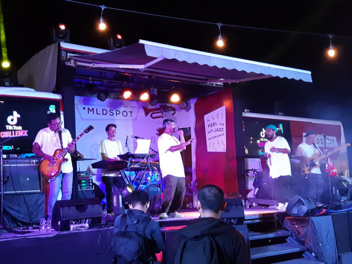 Tuan Tigabelas Bersyukur Pertama Kali Manggung di java Jazz