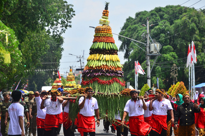 Melihat Prosesi Boyong Grobog di Grobogan