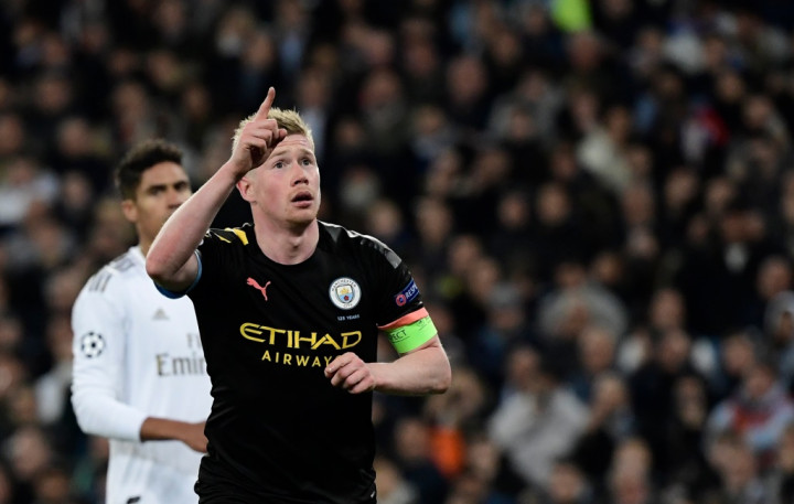 Cedera Bahu, De Bruyne Terancam Absen di Derby Manchester