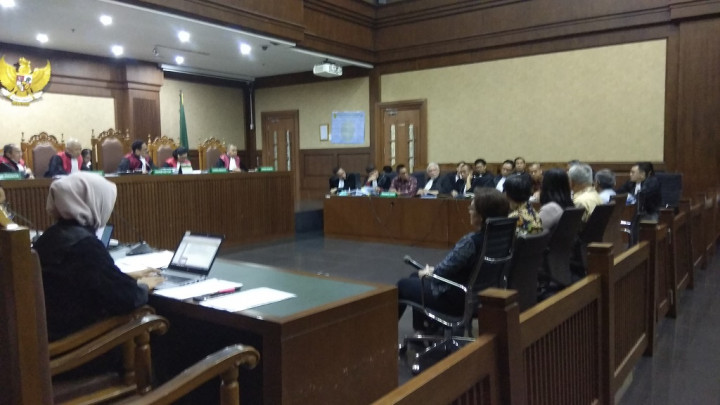 Ipar Emirsyah Satar Kaget Rumah Orang Tua Disita KPK