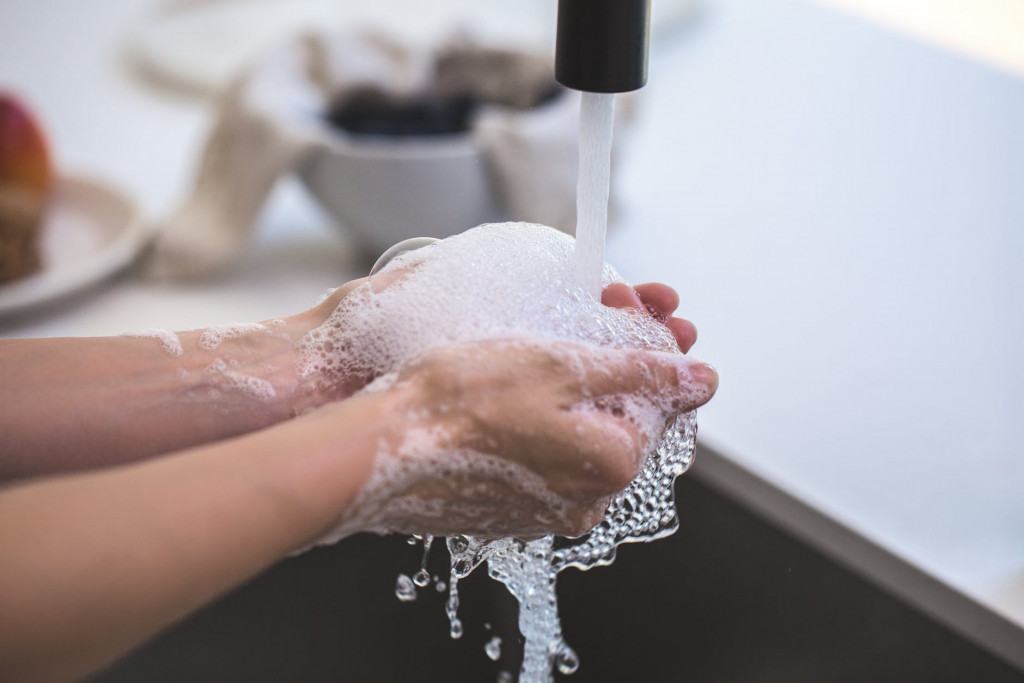 Cuci Tangan dengan Sabun Cegah Penularan Covid 19 Medcom id