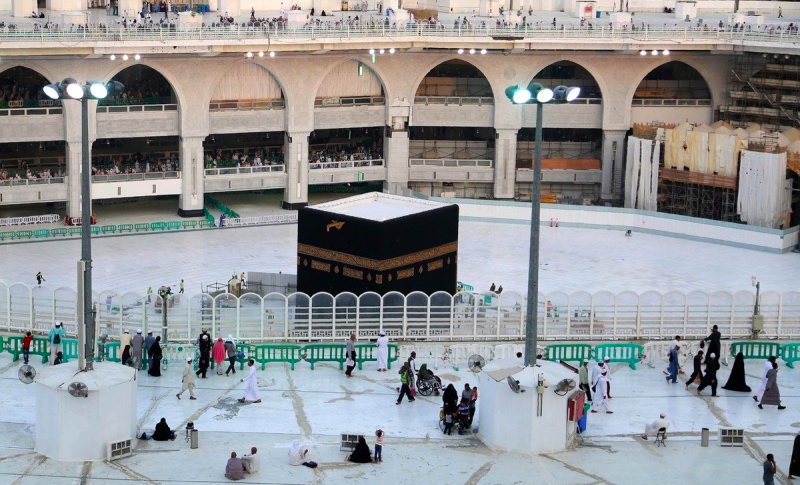 Pemerintah Arab Saudi tunda menerima jemaah Umrah terkait virus korona. Foto: AFP