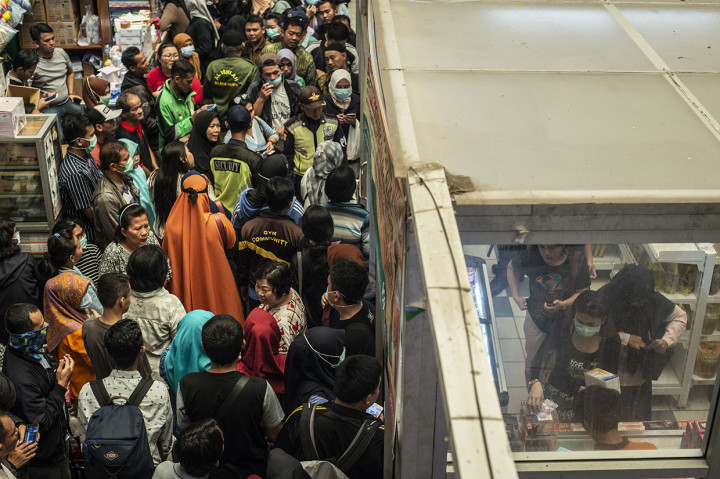 Operasi Pasar, Pemprov DKI Jual Masker Rp125 Ribu per Boks