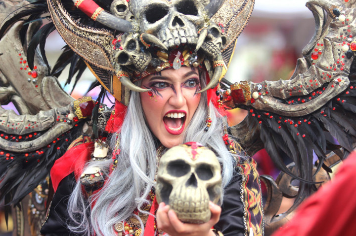 Kemeriahan Banjarmasin Sasirangan Festival 2020