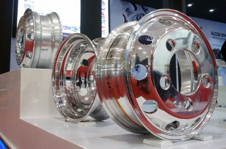 Penggunaan Pelek Alumunium untuk Kurangi Bobot Kendaraan Komersial