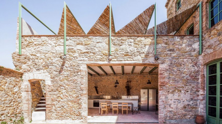 Bekas Pabrik Cokelat Disulap Jadi Rumah