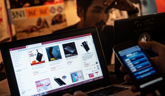 Tokopedia hingga Shopee Minta Penimbun Masker Ditindak