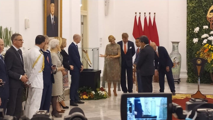 Dutch King Hands over Diponegoro's Kris to Jokowi