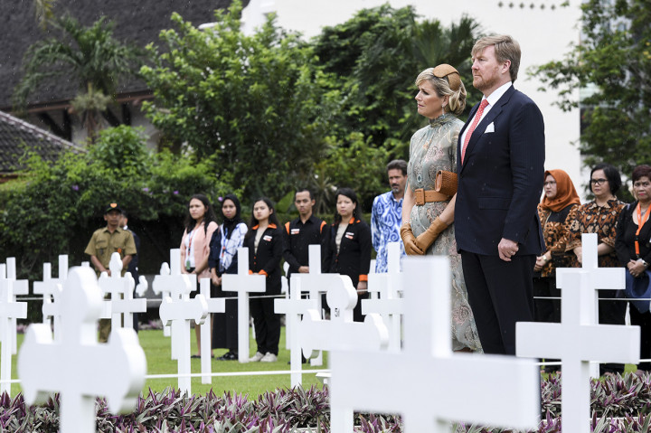 Raja Willem Kunjungi Makam Tentara Belanda di Ereveld Menteng Pulo