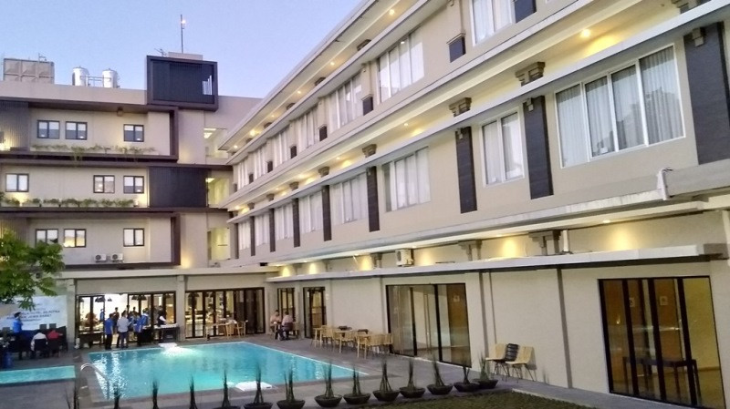 Pegawai hotel