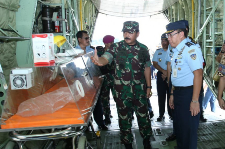 Panglima TNI Tinjau Kontainer Isolasi Medik Udara TNI AU