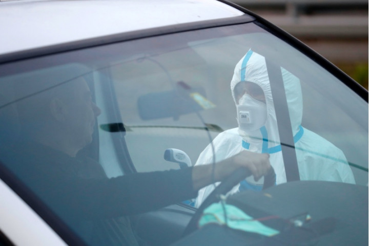 Pulang dari Jerman, Jenderal Polandia Positif Korona