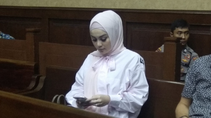 Jennifer Dunn Bersaksi untuk Wawan