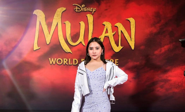 Prilly Latuconsina Hadiri World Premiere Film Mulan