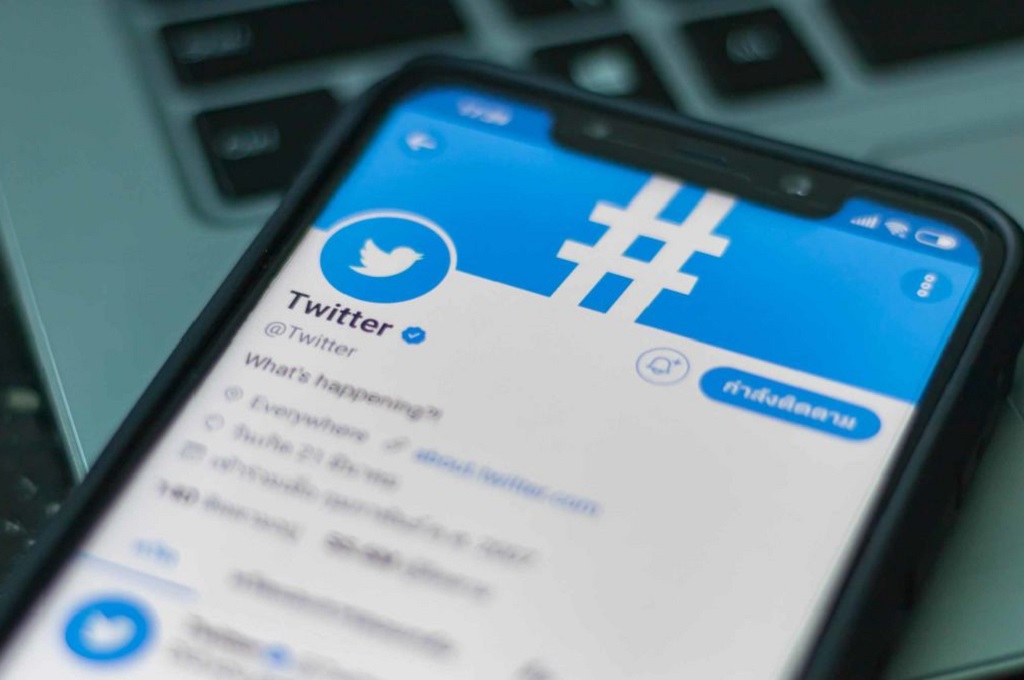 Twitter kini mengharuskan pegawainya di seluruh dunia untuk bekerja dari rumah.