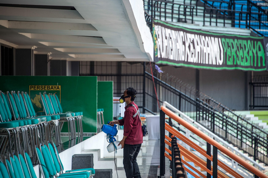 Jelang Laga Persebaya vs Persipura, Stadion Disemprot Disinfektan