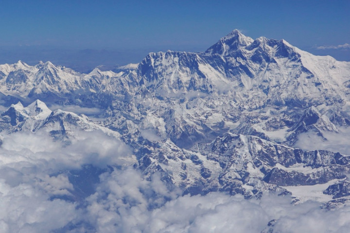 Nepal Tutup Gunung Everest di Tengah Wabah Korona
