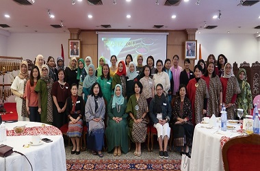 'Tedak Siten' Khas Jawa Pukau Komunitas ASEAN di India