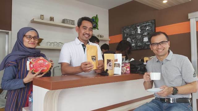 Indonesia Power Dorong Kesejahteraan Kampung Pelag dengan Budidaya Kopi