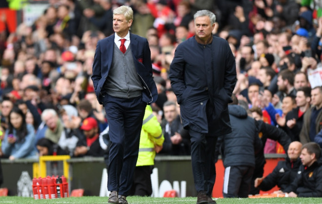 Arsene Wenger (kiri) dan Jose Mourinho (kanan) berkampanye pencegahan virus korona (Foto: AFP/Paul Ellis)