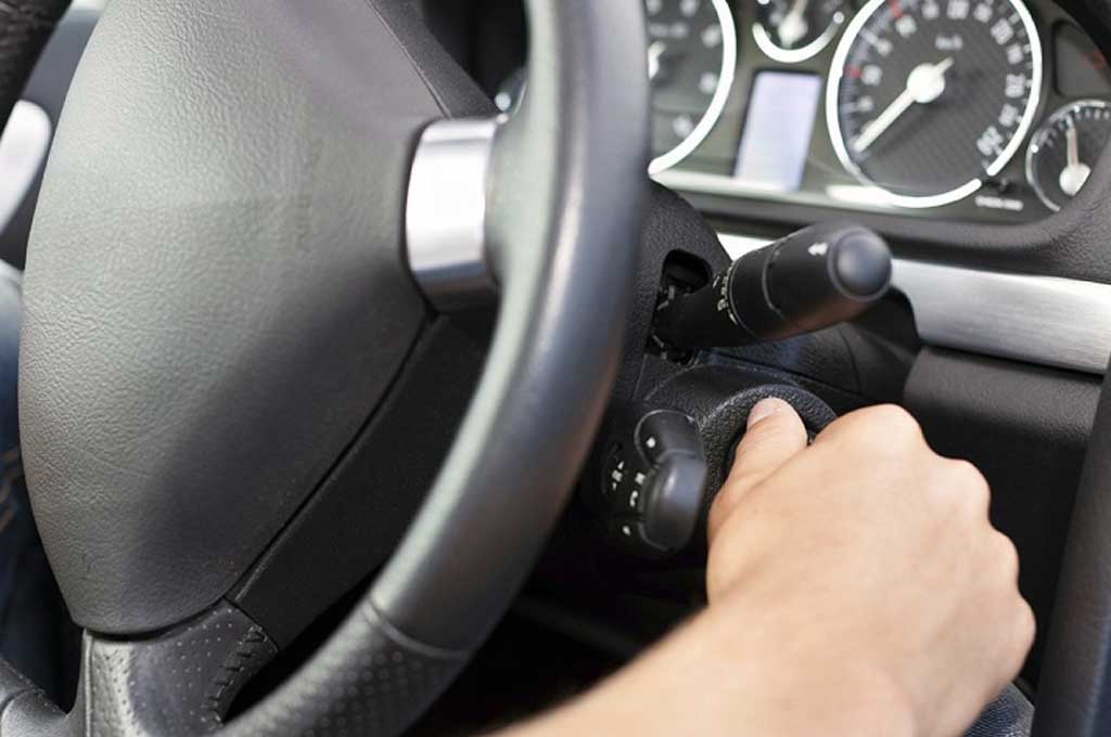 Starter mobil akan menjadi masalah jika dinamo sudah mulai lemah, dan membuat mobil susah hidup ketika dibutuhkan. Daihatsu