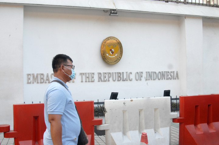 Pelayanan di KBRI Malaysia Dihentikan Sementara