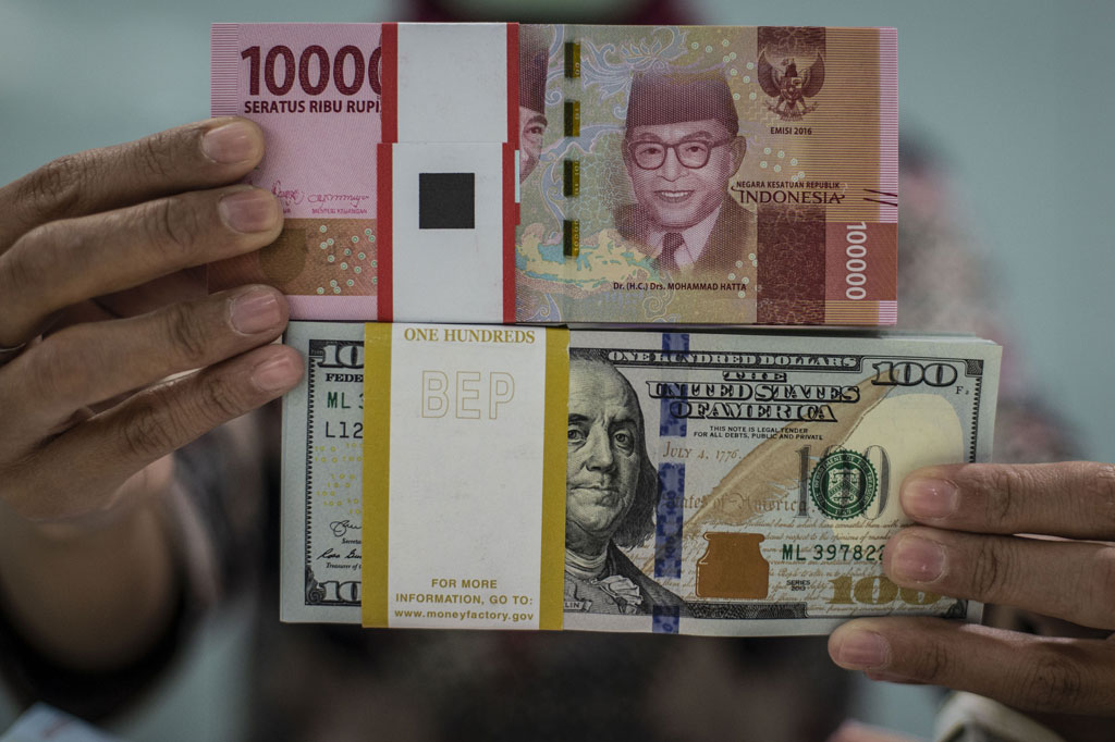 Rupiah Masih Melemah di Atas 15 Ribu per Dolar