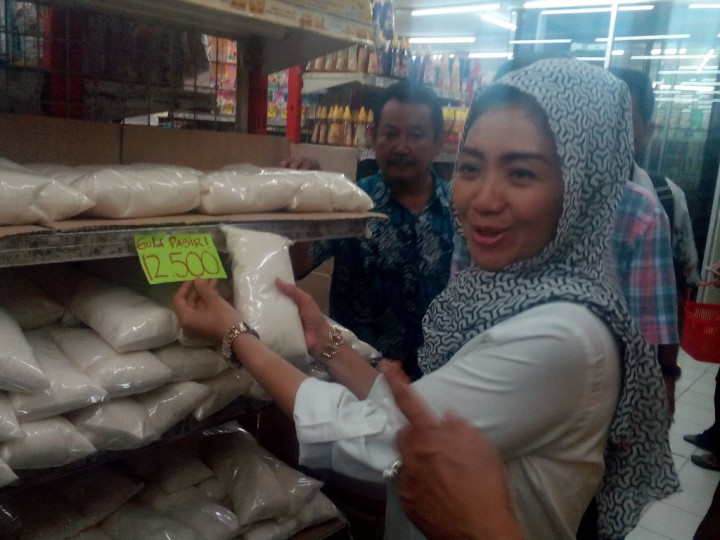 Bulog Batasi Pembelian Gula Pasir 2 Kg/Konsumen