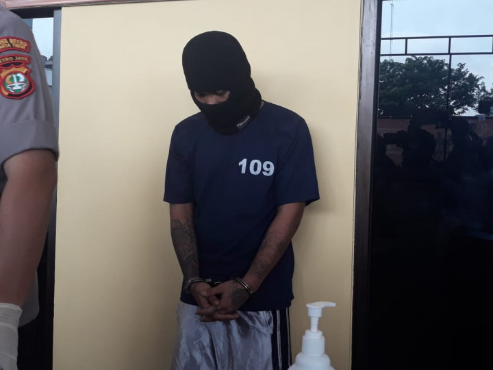 Pengamen Pembunuh Rekan Gigit Polisi saat Ditangkap